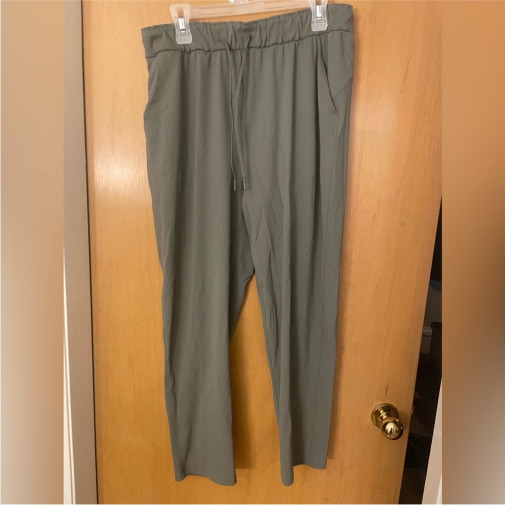 Lululemon Athletica Green Sweatpants Relaxed Fit Joggers